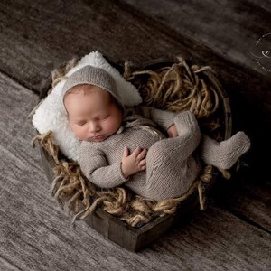 Newborn footed romper Newborn photography prop Alpaca knit romper Newborn boy outfit sleeper Knitted ties bonnet 54 colours to choose from