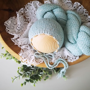 Newborn photography prop Stone washed knit wrap Long size knit newborn wrap Beaded bonnet 36 colours Light blue wrap Grey wrap Purple wrap