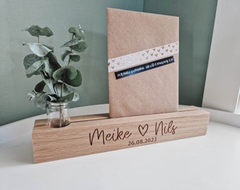 Wedding gift: Personalized oak card holder with engraving and small vase