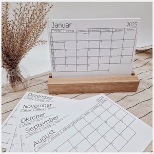 Tischkalender 2025: Kalenderkarten mit Halter aus Holz (Eiche) || Jahreskalender