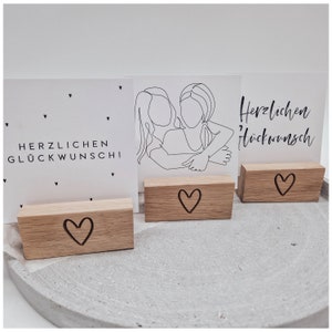 3 Stk. Fotoleisten aus Eiche mit Herz-Gravur kleines Geschenk für Fotos und Grußkarten Bild 9