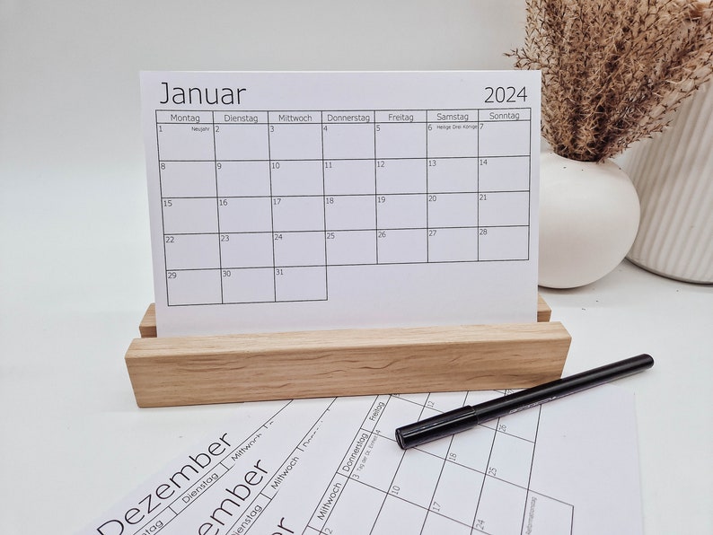 Tischkalender 2024: Kalenderkarten mit Halter aus Holz Eiche Jahreskalender Bild 1