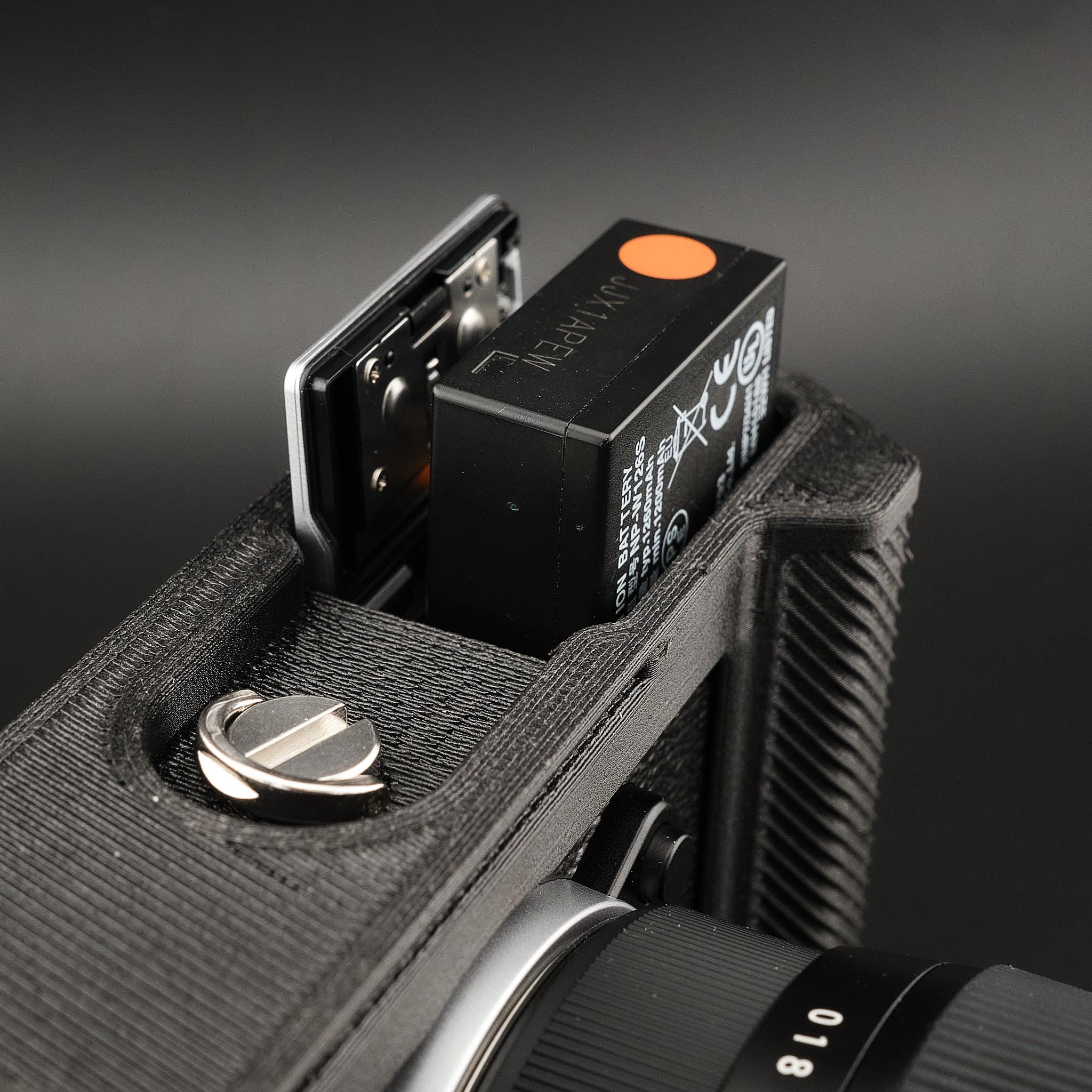 富士フイルム X-E5 ハンドグリップ（サムレスト＆エアタグスロット付き