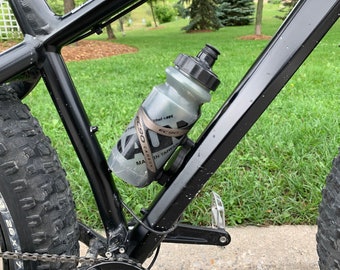 Custodia di montaggio per portaborraccia Apple AirTag per mountain