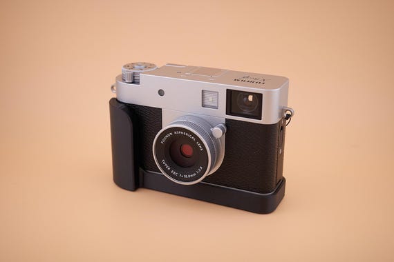 Fujifilm X-half Hand Grip – Ultra Lightweight Carbon Fiber Grip