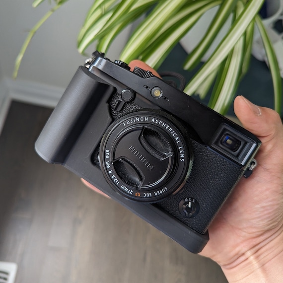 FUJIFILM X-Pro1 グリップ張替え Fujifilm X-pro 1 Hand Grip With Built-in Apple AirTag Slot