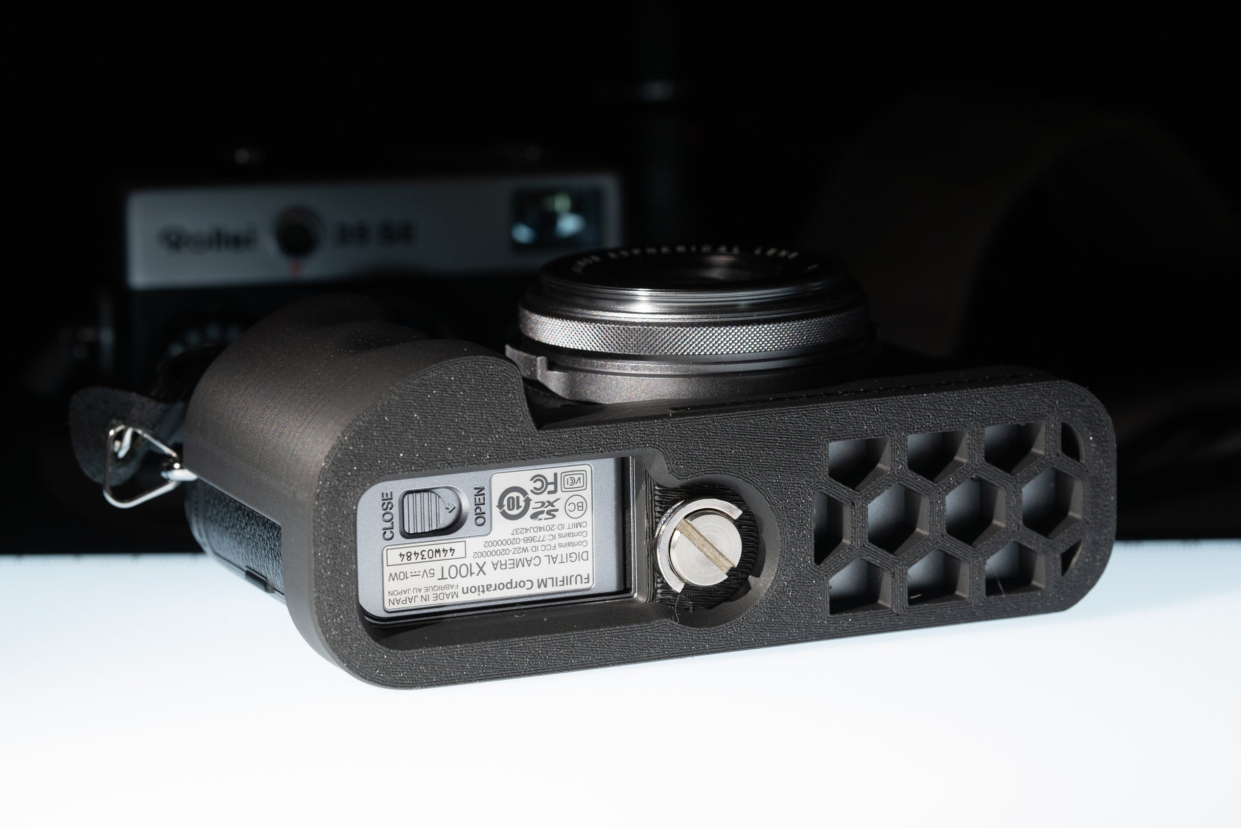 富士フイルム Fuji X100T カメラグリップ（三脚マウント付き）｜3D