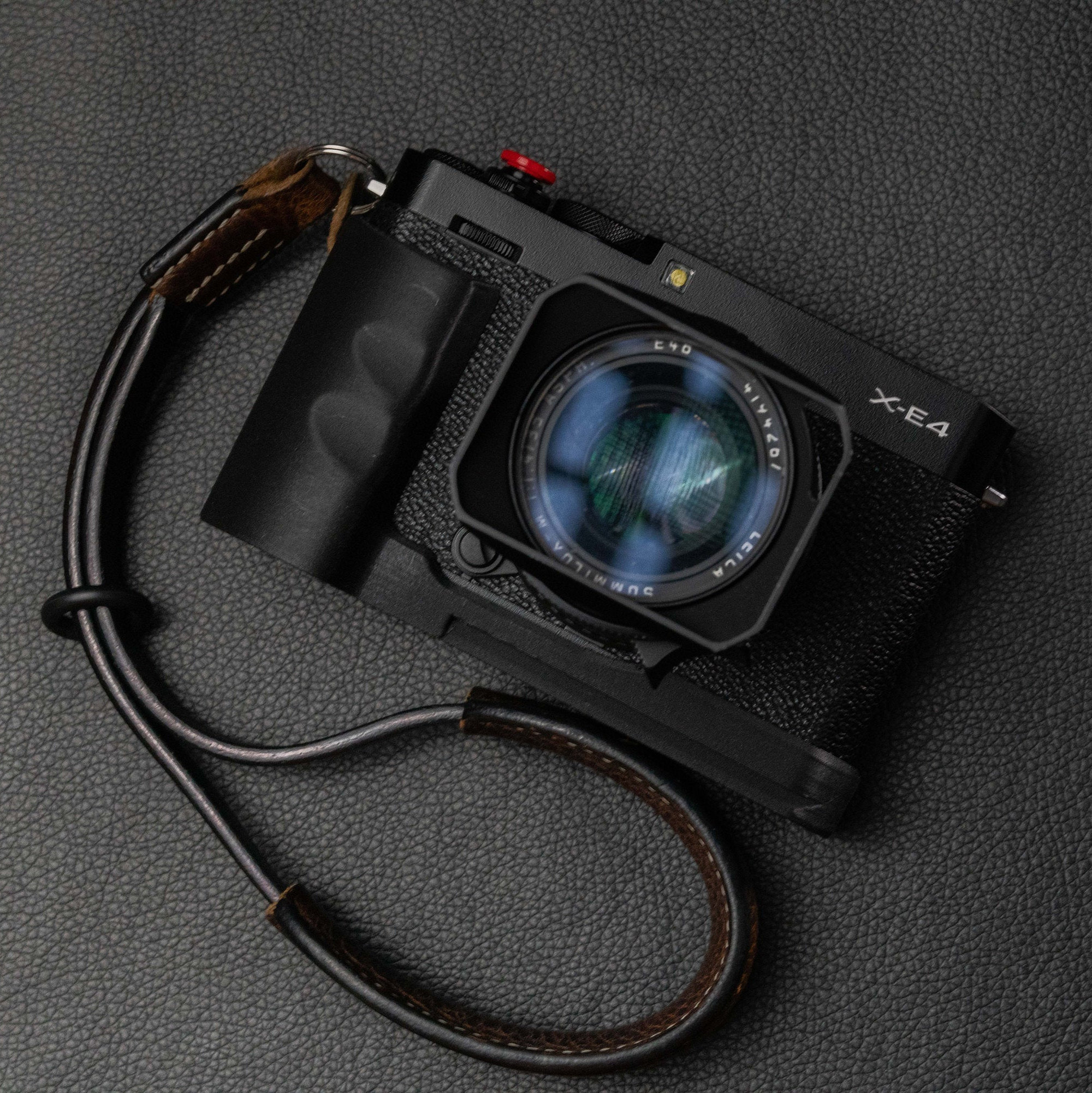 X-E4にサムレストグリップを導入