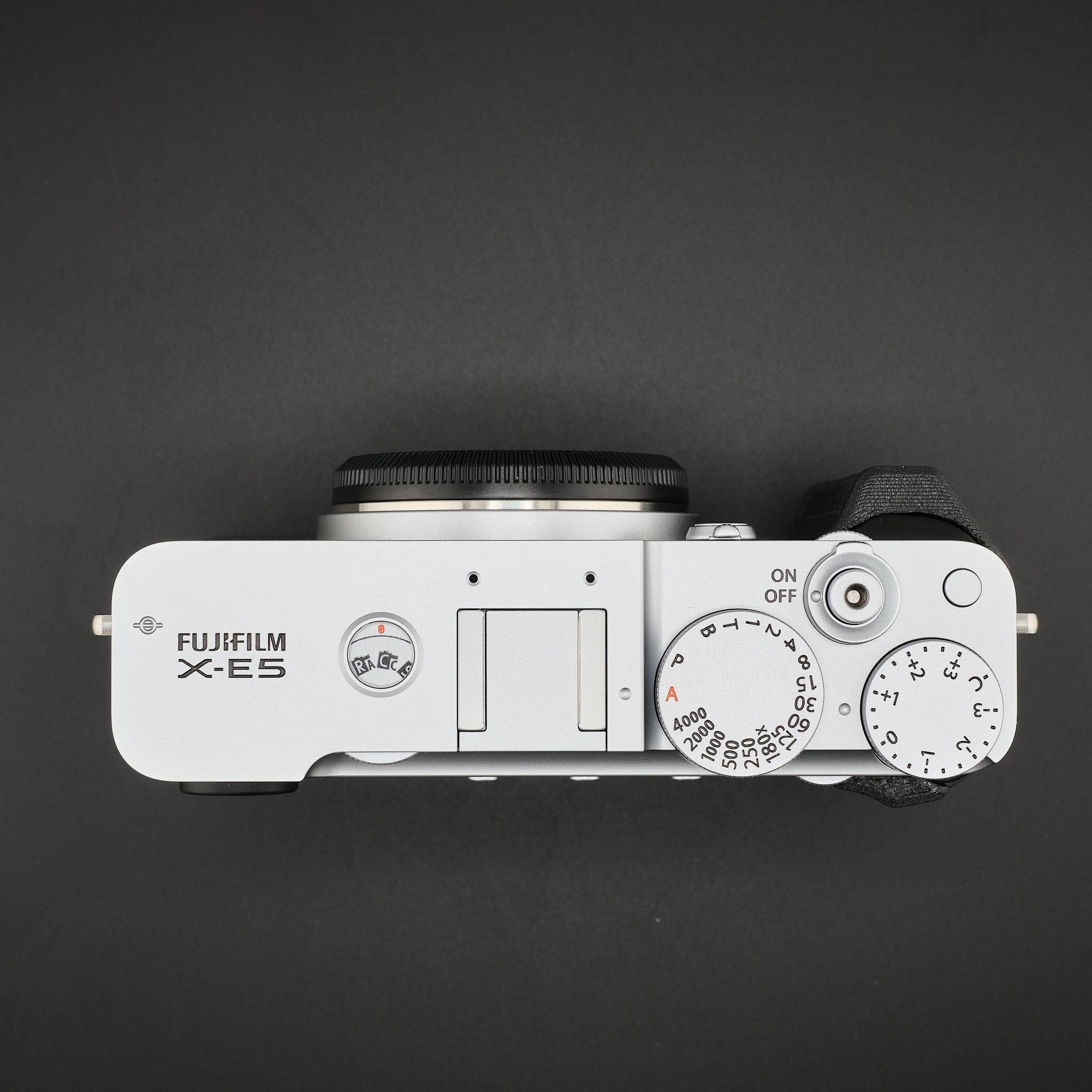富士フイルム X-E5 ハンドグリップ（サムレスト＆エアタグスロット付き