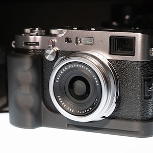Impugnatura per fotocamera Fujifilm Fuji X100F con attacco per treppiede / Stampata in 3D / Regalo perfetto per i fotografi / Festa del papà