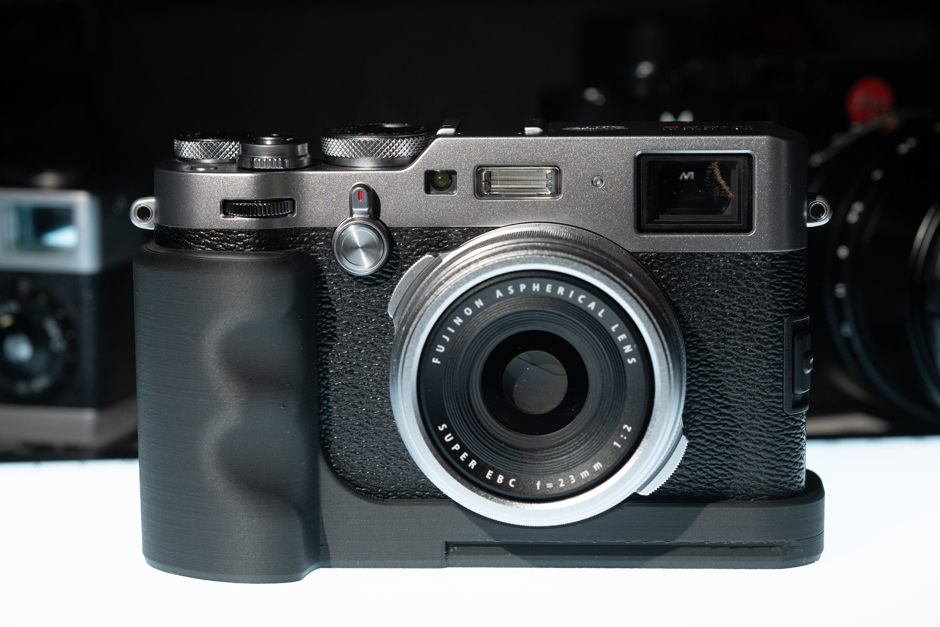 富士フイルム Fuji X100F カメラグリップ（三脚マウント付き）｜3D