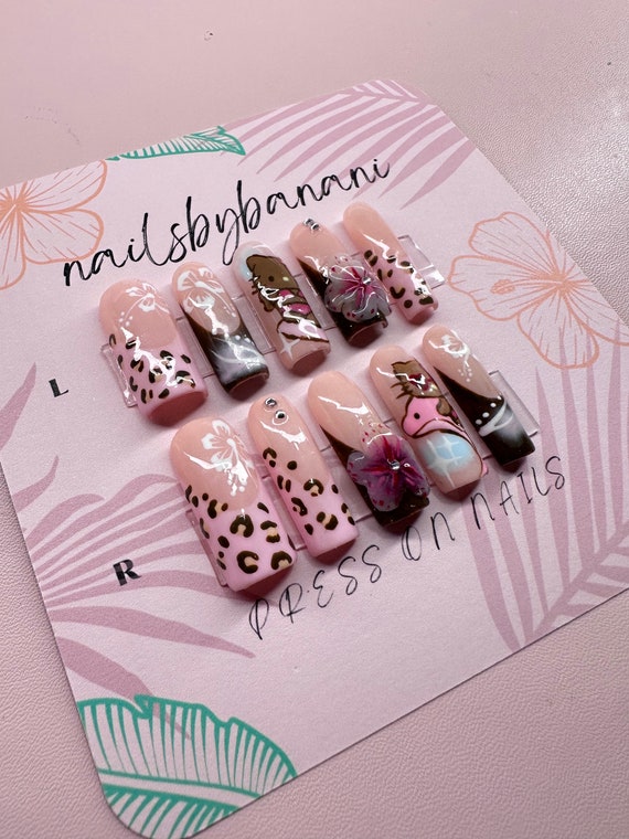 Sanrio Press Ons - Hello Kitty Press ons - 100% Hand painted - Soft Gel Press on nails