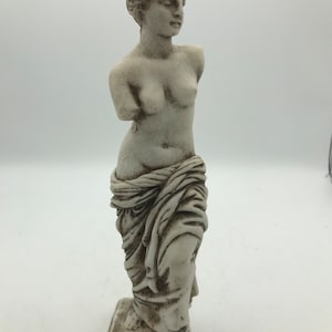 Vintage Statuette of Venus de Milo (Aprhrodite), ceramic 9.5”