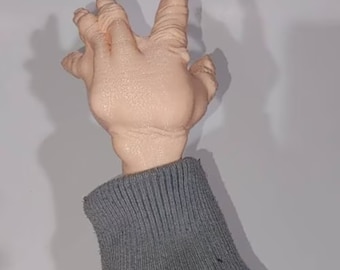 Strong hand replica from Scary Movie