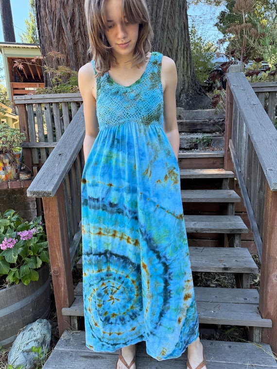 chinese dress ladies Seroya Kim Maxi Dress in BLACK. Size Xs
