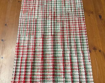 Handgeweven kersttafelloper: rood, groen en wit acryl