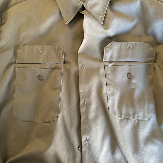 Dickies work shirt 34/35 Khaki long sleeve Button… - image 4