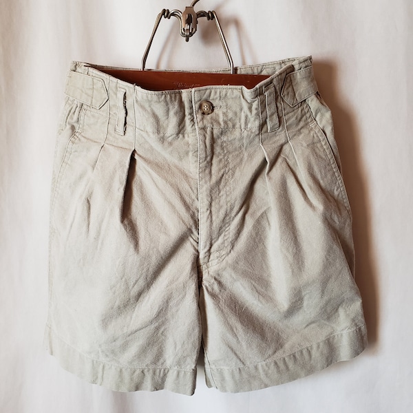 Khaki shorts size 11 girls shorts - Vintage Generra 80s - Pleated shorts with buckled sides -  Eco-friendly vintage shop