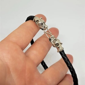 Wolf Armband für Männer • Lederarmband mit Odins Wölfen Geri und Freki • Nordischer Schmuck für Ihn