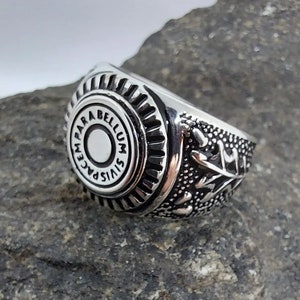 Anillo de bala "Si Vis Pacem, Para Bellum" • Anillo con cita en latín • Anillo con banda de bala • Joyería táctica • Anillo con lema de guerrero • Plata 925 o bronce