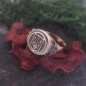 Ukrainian trident men signet ring from ukraine