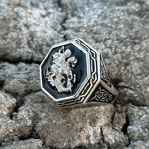 Saint George Ring – Sterling Silver Signet Ring with Saint George Slaying the Dragon    – Orthodox Warrior Patron Ring – Christian Mens Ring