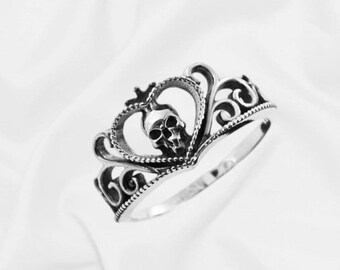 Skull gothic silver heart ring Skull wedding gothic ring