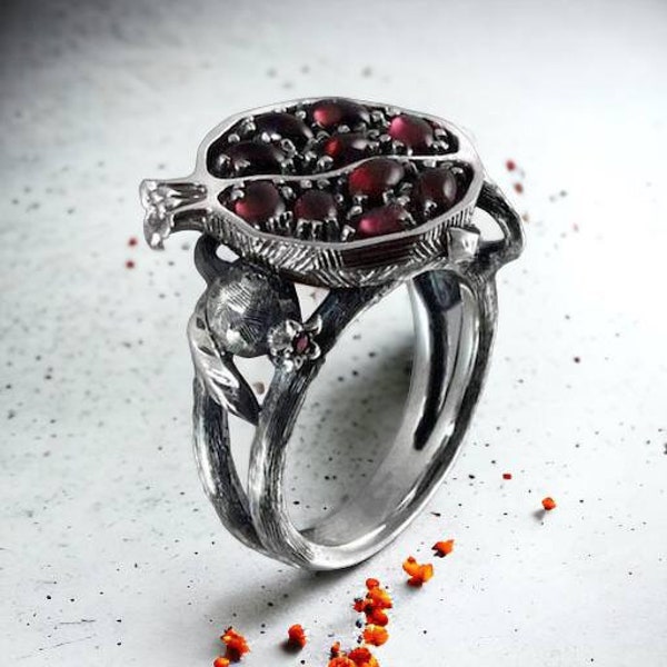 Handcrafted Vintage Pomegranate Motif Ring in Sterling Silver - Retro Glamour