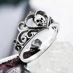 Skull gothic silver heart ring Skull wedding gothic ring