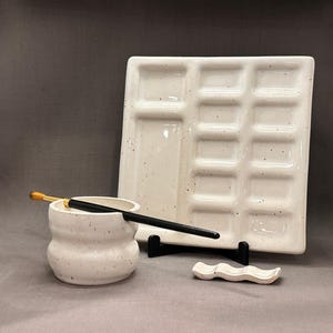 Speckled Ceramic Paint Palette with Wavy Cup and Matching Paintbrush Rest Gift Set