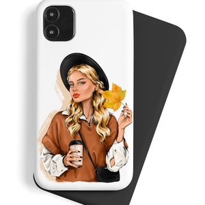Pode incluir: Uma capa de telefone branca com uma ilustra&ccedil;&atilde;o em preto e branco de uma mulher usando um chap&eacute;u preto e um su&eacute;ter marrom segurando uma x&iacute;cara de caf&eacute; e uma folha amarela.