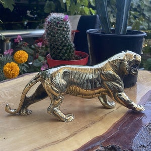 Gold Tiger, goldener Messing Tiger, Weihnachten Vintage handgemacht, Tiger Skulpturen, Bürodekoration, Haus, handgefertigte Tiger, Ornament,