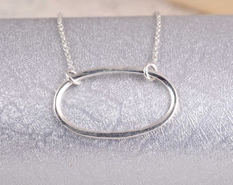 Oval Halskette, Zarte Gold Kreis Oval Halskette, Lange Oval Halskette, Lange Gold Halskette, Offener Kreis Halskette, Gehämmerte Oval Halskette