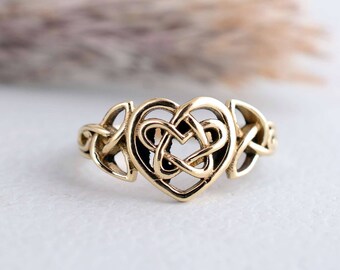 Celtic Heart Knot Ring, Gold Celtic Love Knot Ring, Irish Heart Ring, Infinity Love Ring, Minimalist Promise Ring, Gift for Her