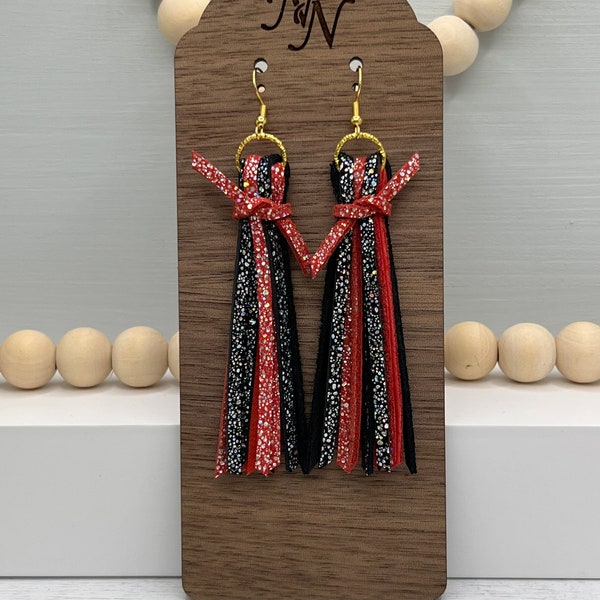 Genuine leather tassel earrings with a tie. Black and red tassel earrings