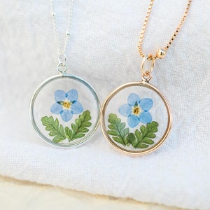 Forget me not flower miscarriage necklace. Baby loss memorial gift, keepsake. Minimalistic child loss remembrance flower necklace for mom.