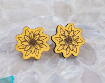 Sunflower stud earrings, wood earrings, floral stud earrings, nature inspired. Yellow Summer fashion Lightweight earrings for women.