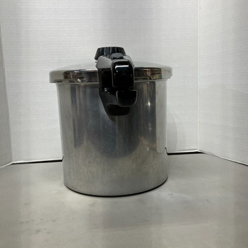 Fissler Vitaquick Stainless Steel Stove Top Steam Pressure Cooker Pot 8