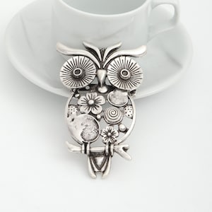 Silber überzogene handgemachte Eulen-Brosche für sie, Brosche, Geschenk-Brosche für sie, Eulen-Brosche, handgemachte Brosche, Weihnachtsgeschenk für Frau, Brosche für Frau