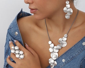 Gehamerde boho zilveren sieraden set voor vrouwen, handgemaakte ketting, tribale sieraden, statement-kettingen voor vrouwen, Afrikaanse ketting, grote ketting