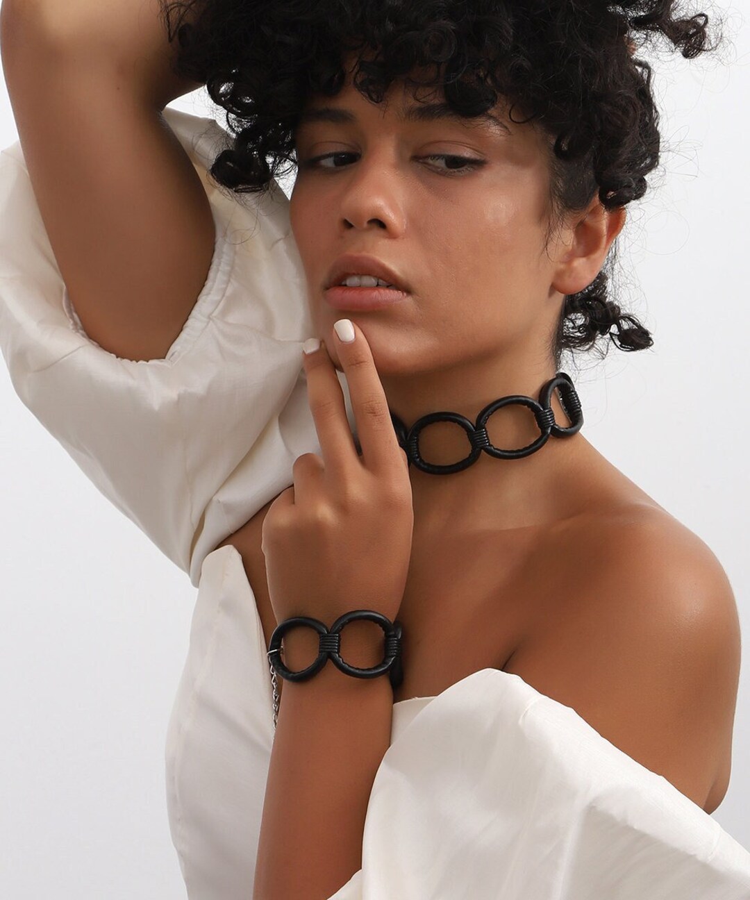 Chic - Acrylic & Leather Collar Necklace, Vanilla