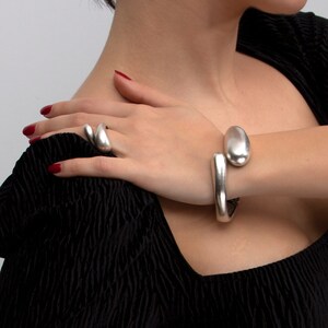 Handgjord silverfärgad bohemisk ring: Bohemiska smycken bild 3