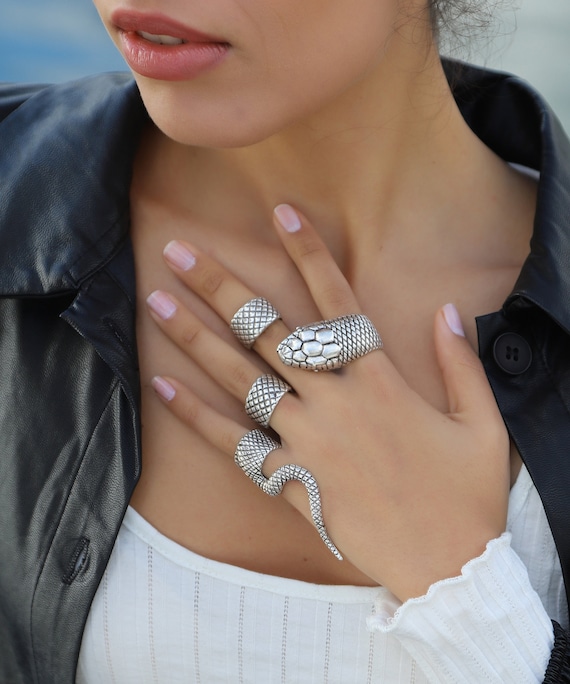 4-piece silver-plated snake ring set