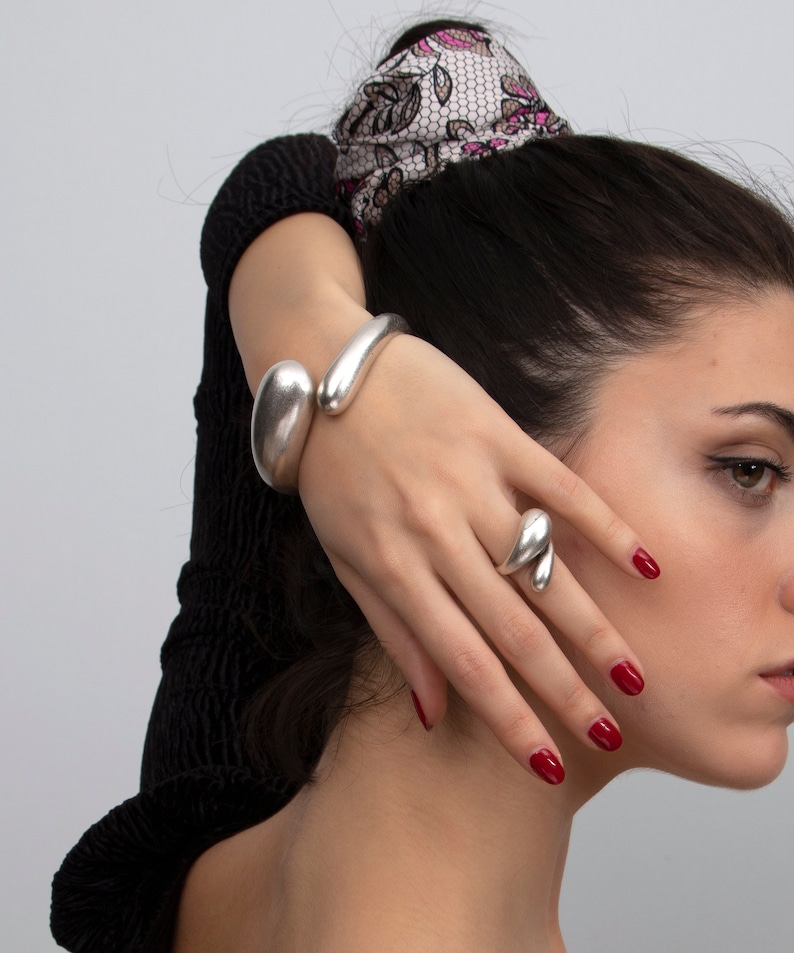 Handgjord silverfärgad bohemisk ring: Bohemiska smycken bild 1