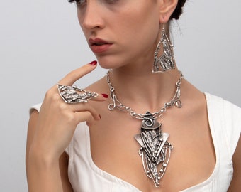 Gehamerd zilveren statementketting, dikke zilveren ketting, gotische kettingen voor vrouwen, etnische zilveren ketting, sjaalketting, grote ketting