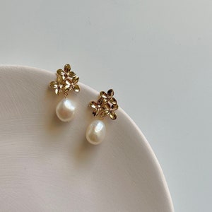 Flower and Pearl Drop Earrings,Gold Pearl Earrings,Real Freshwater Pearl Earrings,Baroque Pearl Earrings,Bridesmaid Gift 14k gold plated