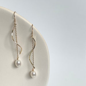 Pearl Drop Earring,Earrings Dangle,Pearl Earring Gold,Wedding Pearl Earrings,White Pearl Gold Chain Earrings,Bridesmaid Gift