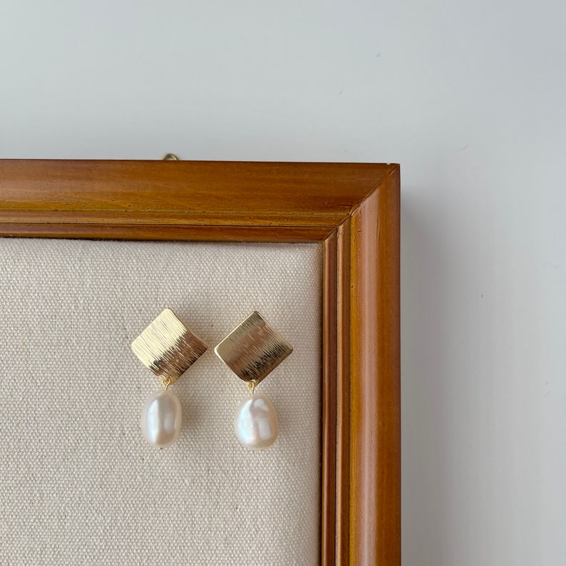 Baroque Pearl Drop Earrings,Wedding Earrings,Dangle Earrings,Minimalist Jewelry,Gold Pearl Earrings,Bridesmaid Gift image 5