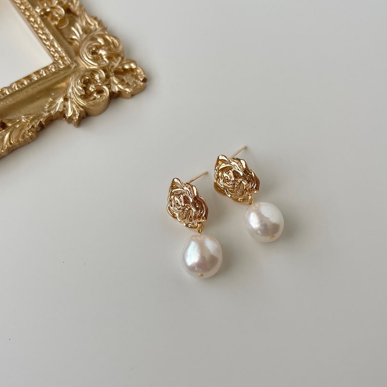 Rose and Pearl Drop Earrings,Pearl Flower Earrings,Pearl Earrings Dangle,Gold Pearl Earrings,Baroque Pearl Earrings,Bridesmaid Gift image 6