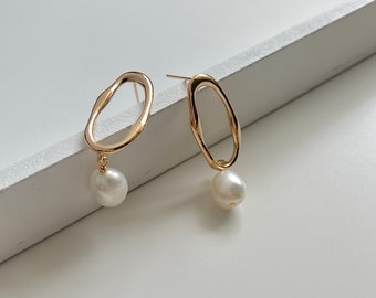 Baroque Pearl Earrings,Genuine Freshwater Pearls,Clip on Earrings,Irregular Hoop Earrings,Statement Earrings,Minimalist Jewelry